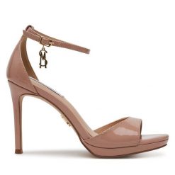 Sandały Steve Madden. Czerwone sandały damskie Steve Madden, bez wzorów, bez obcasa, na szpilce, bez zapięcia. Za 429.99 zł.