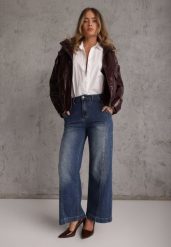 Niebieskie Jeansy Wide Leg High Waist z Bawełną z Kieszonkami z Klapami z Tyłu Heniva. Niebieskie jeansy damskie Renee, z podwyższonym stanem. Za 139.99 zł.
