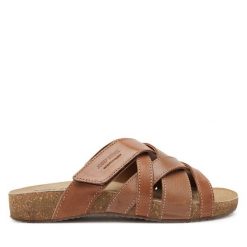 Klapki Josef Seibel. Brązowe klapki damskie Josef Seibel, bez wzorów, bez obcasa. Za 269.99 zł.