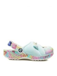 Crocs Klapki Classic Squishmallows Cow Clog 210852 Błękitny. Niebieskie klapki męskie Crocs, z tworzywa sztucznego. Za 189.99 zł.