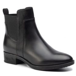 Botki Geox. Czarne botki damskie Geox, bez obcasa, na płaskiej podeszwie, bez zapięcia. Za 469.99 zł.