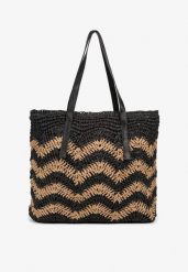 Czarno-Beżowa Torebka z Plecionki na Cienkich Rączkach Saspia. Czarne torebki do ręki damskie Born2be, bez wzorów, eleganckie, bez dodatków. Za 129.99 zł.
