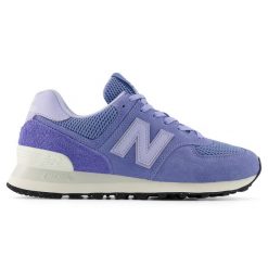 Buty damskie New Balance W57458W – fioletowe. Fioletowe obuwie sportowe damskie New Balance, bez wzorów, z materiału. Za 499.99 zł.