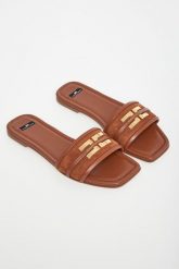 Klapki damskie skórzane ELISABETTA FRANCHI. Klapki damskie Elisabetta Franchi, bez wzorów, bez obcasa. Za 1,869.00 zł.