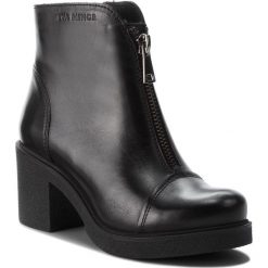 Botki EVA MINGE - Illescas 4J 18SM1372491EF 101. Kozaki damskie marki Eva Minge. W wyprzedaży za 329.00 zł.