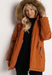 Brązowa Kurtka Parka z Odpinanym Kapturem i Futerkiem Ściągana w Pasie Fezilena. Brązowe kurtki damskie Born2be, l, bez wzorów, eleganckie. Za 299.99 zł.