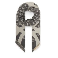 Chusta Guess. Czarne szaliki i chusty damskie Guess, z aplikacjami. Za 239.99 zł.