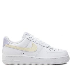 Sneakersy Nike. Zielone trampki i tenisówki chłopięce Nike, bez wzorów, bez zapięcia. Za 569.99 zł.
