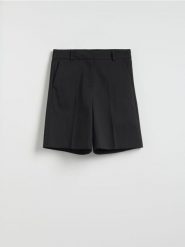 Szorty z kantem - czarny. Czarne szorty damskie Reserved, bez wzorów, z bawełny. Za 99.99 zł.