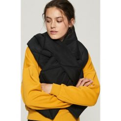 Pikowany szalik - Czarny. Czarne szaliki i chusty damskie Sinsay. Za 29.99 zł.