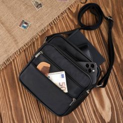 Saszetka męska skórzana na ramię miejska czarna skóra naturalna Abruzzo ABR-19. Czarne saszetki męskie ze skóry, eleganckie. Za 139.00 zł.