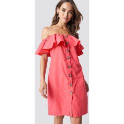 Trendyol Sukienka z odkrytymi ramionami - Pink. Sukienki damskie marki Trendyol. Za 121.95 zł.