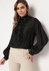 Czarna Koszula Retro z Falbankami i Perełkami Przy Dekolcie i Guzikach Nimue. Czarne bluzki damskie Born2be, m, bez wzorów, retro, bez kołnierzyka, bez ramiączek. Za 139.99 zł.
