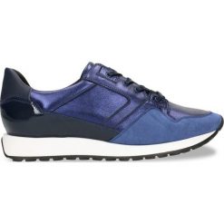 Półbuty YUKA. Białe półbuty damskie Gino Rossi, z tkaniny, eleganckie. W wyprzedaży za 299.90 zł.