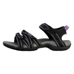 Buty do chodzenia damskie Teva Tirra. Czarne obuwie sportowe damskie Teva, bez wzorów, z materiału, trekkingowe. Za 585.00 zł.