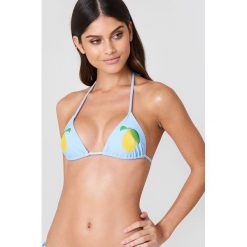 NA-KD Swimwear Góra bikini Lemon Triangle - Blue. Bikini damskie marki NA-KD Swimwear. W wyprzedaży za 21.88 zł.