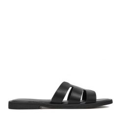 Klapki Clara Barson. Czarne klapki damskie Clara Barson, bez wzorów, bez obcasa. Za 65.99 zł.