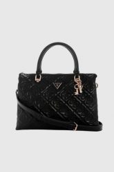GUESS Czarna torebka damska Adelasia. Czarne torebki do ręki damskie Guess, z aplikacjami, ze skóry ekologicznej, klasyczne, bez dodatków. W wyprzedaży za 529.99 zł.