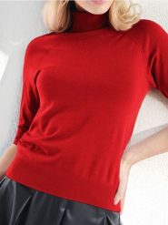 Sweter z krótkim rękawem - czerwony. Czerwone swetry damskie Sinsay, l, bez wzorów, z materiału, bez kołnierzyka, bez ramiączek, krótkie, bez kaptura. W wyprzedaży za 17.99 zł.