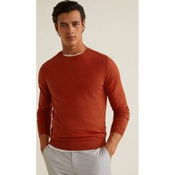 Mango Man - Sweter Ten. Brązowe swetry przez głowę męskie Mango Man, z bawełny, z okrągłym kołnierzem. Za 139.90 zł.
