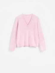 Wełniany sweter - pastelowy róż. Czerwone swetry damskie Reserved, l, bez wzorów, z wełny, bez kołnierzyka, bez ramiączek, bez kaptura. Za 259.99 zł.
