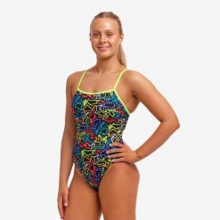 Strój do pływania menstruacyjny FUNKITA Funk Me - Swim Secure. Brązowe kostiumy jednoczęściowe damskie FUNKITA, s, bez wzorów, z elastanu, sportowe, na fitness i siłownię. Za 249.00 zł.