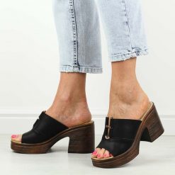 Czarne skórzane klapki damskie na obcasie T.Sokolski L25-13. Czarne klapki damskie Sokolski, bez wzorów, ze skóry, eleganckie, bez obcasa, na obcasie. Za 199.00 zł.