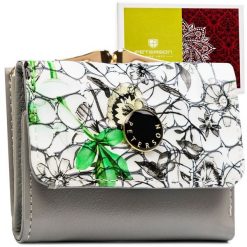 Mały portfelik damski ze skóry naturalnej w zielonym kolorze PTN PH32-LFL Peterson. Zielone portfele damskie Peterson, bez wzorów, ze skóry. Za 69.99 zł.