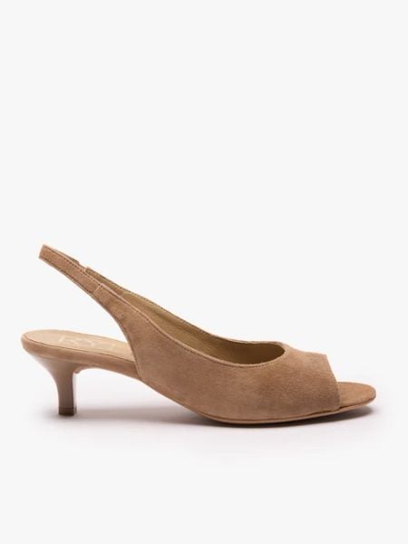 Jasnobrązowe czółenka slingback. Brązowe czółenka damskie Ryłko, bez wzorów, ze skóry, eleganckie, z okrągłym noskiem, bez obcasa, na obcasie, bez zapięcia. Za 399.99 zł.