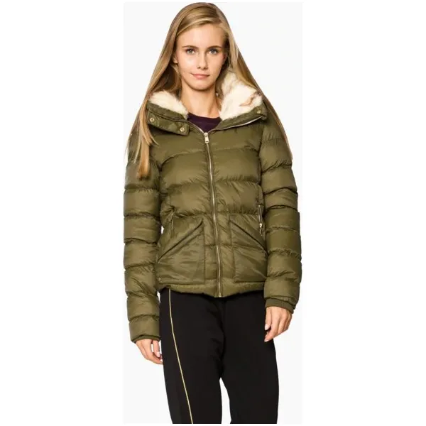 Feewear Kurtka Zuzi , khaki, rozmiar M. Brązowe kurtki damskie Feewear, na zimę, m, bez wzorów, z materiału, bez kaptura. W wyprzedaży za 159.99 zł.
