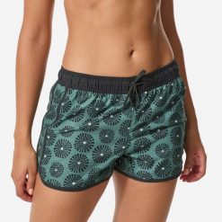 Spodenki surfingowe damskie Decathlon Tini Sunny. Szare szorty sportowe damskie Decathlon, bez wzorów, z materiału, sportowe, żeglarskie. Za 79.99 zł.