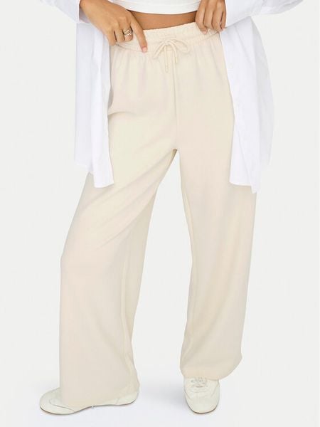 ONLY Spodnie dresowe Scarlett 15346400 Écru Regular Fit. Spodnie dresowe damskie Only, s, bez wzorów, z dresówki. Za 159.99 zł.