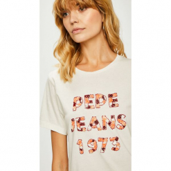Pepe Jeans - Top Marnie. Szare topy damskie Pepe Jeans, z aplikacjami, z bawełny, z okrągłym kołnierzem, z krótkim rękawem. Za 159.90 zł.