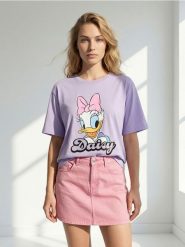 Bawełniana koszulka z nadrukiem Daisy - fioletowy. Fioletowe t-shirty damskie Sinsay, l, bez wzorów, z bawełny, bez kołnierzyka. Za 39.99 zł.