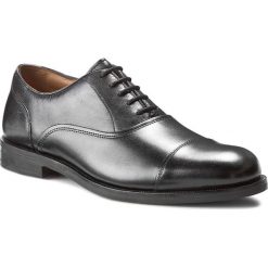 Półbuty CLARKS - Coling Boss 261193457 Black Leather. Eleganckie półbuty Clarks. W wyprzedaży za 369.00 zł.