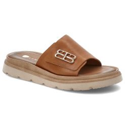 Brązowe Klapki Armodo Stylowe Obuwie Damskie Ze Skóry Naturalnej. Brązowe klapki damskie Armodo, bez wzorów, ze skóry, eleganckie, bez obcasa. Za 289.00 zł.