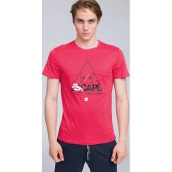 T-shirt męski TSM222 - koral. Różowe t-shirty męskie 4f, z bawełny. W wyprzedaży za 39.99 zł.