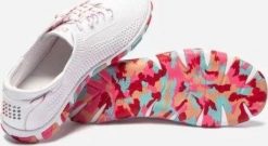 Adidas TBS Buty Jazaria Extra Blanc + Corail J7197-39. Obuwie sportowe damskie Adidas, bez wzorów. Za 396.00 zł.