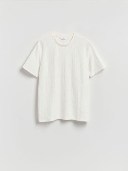 Strukturalny t-shirt regular - biały. Białe t-shirty męskie Reserved, l, bez wzorów, z bawełny, bez kołnierzyka. Za 79.99 zł.