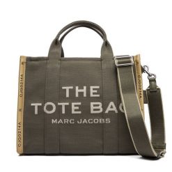 Torebka Marc Jacobs. Brązowe torebki do ręki damskie Marc Jacobs, bez wzorów, bez dodatków. Za 1,749.00 zł.