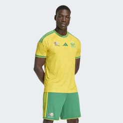 Koszulka podstawowa RPA 26. Żółte koszulki sportowe męskie Adidas, m, z aplikacjami, z poliesteru, bez kołnierzyka, bez ramiączek, do piłki nożnej, climacool (adidas). Za 439.00 zł.