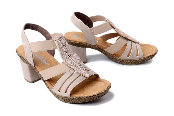 Rieker 66526-62 beige, sandały damskie. Brązowe sandały damskie Rieker, bez wzorów, ze skóry ekologicznej, bez obcasa, na obcasie, bez zapięcia. Za 271.92 zł.