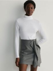 Spódnica mini z ozdobnymi fałdami - jasnoszary. Szare spódnice damskie Reserved, l, bez wzorów, z tkaniny, mini, dopasowane. W wyprzedaży za 35.99 zł.