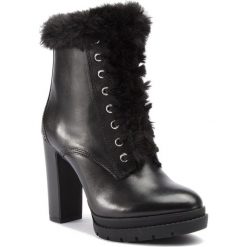 Botki DKNY - Darcy K3846332 Black. Kozaki damskie marki DKNY. W wyprzedaży za 499.00 zł.