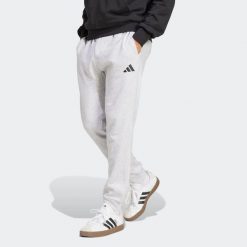 Second Life - Spodnie dresowe męskie ADIDAS Essentials Feelcozy - Stan Doskonały. Szare spodnie sportowe męskie Adidas, m, bez wzorów, z bawełny, na fitness i siłownię. Za 186.99 zł.