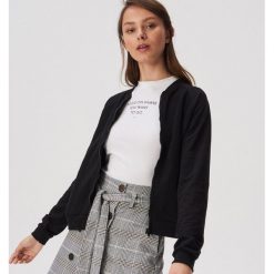 Strukturalna bluza bomber - Czarny. Bluzy damskie Sinsay. Za 49.99 zł.