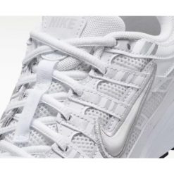 Buty Nike P-6000 HV5064 017. Białe obuwie sportowe damskie Nike, bez wzorów. Za 389.00 zł.