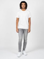 Pepe Jeans T-shirt "Saschate" | PM508544 | Saschate | Mężczyzna | Biały. Białe t-shirty męskie Pepe Jeans, m, bez wzorów, z bawełny, bez kołnierzyka. W wyprzedaży za 109.00 zł.