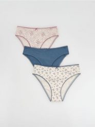 Bawełniane majtki typu figi 3 pack - złamana biel. Figi damskie Reserved, l, bez wzorów, z bawełny. W wyprzedaży za 35.99 zł.