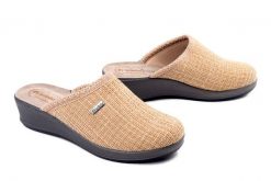 Inblu GI-32 011 naturale, klapki damskie. Brązowe klapki damskie Inblu, bez wzorów, bez obcasa, na koturnie. Za 89.99 zł.